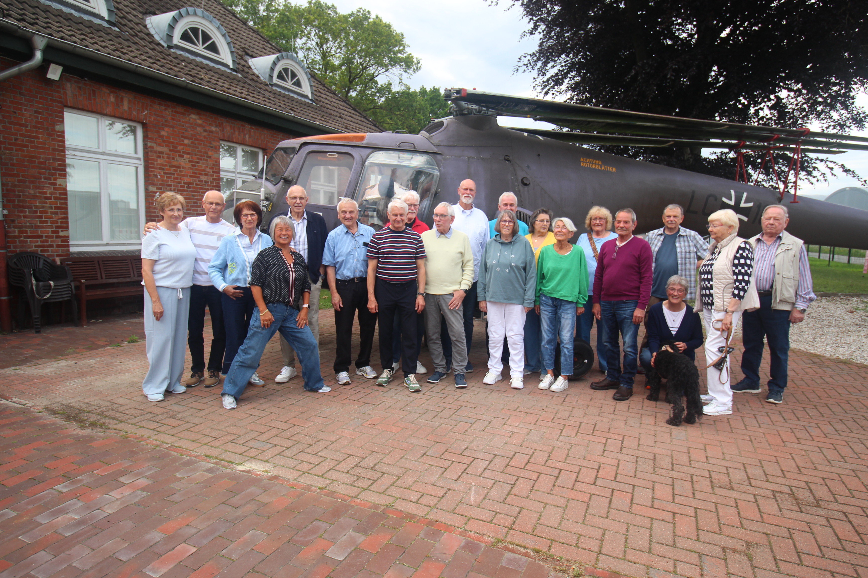 Treffen der Ehemaligen 2. Staffel HTG 64 (Pensio Club) Treffen der Ehemaligen 2. Staffel HTG 64