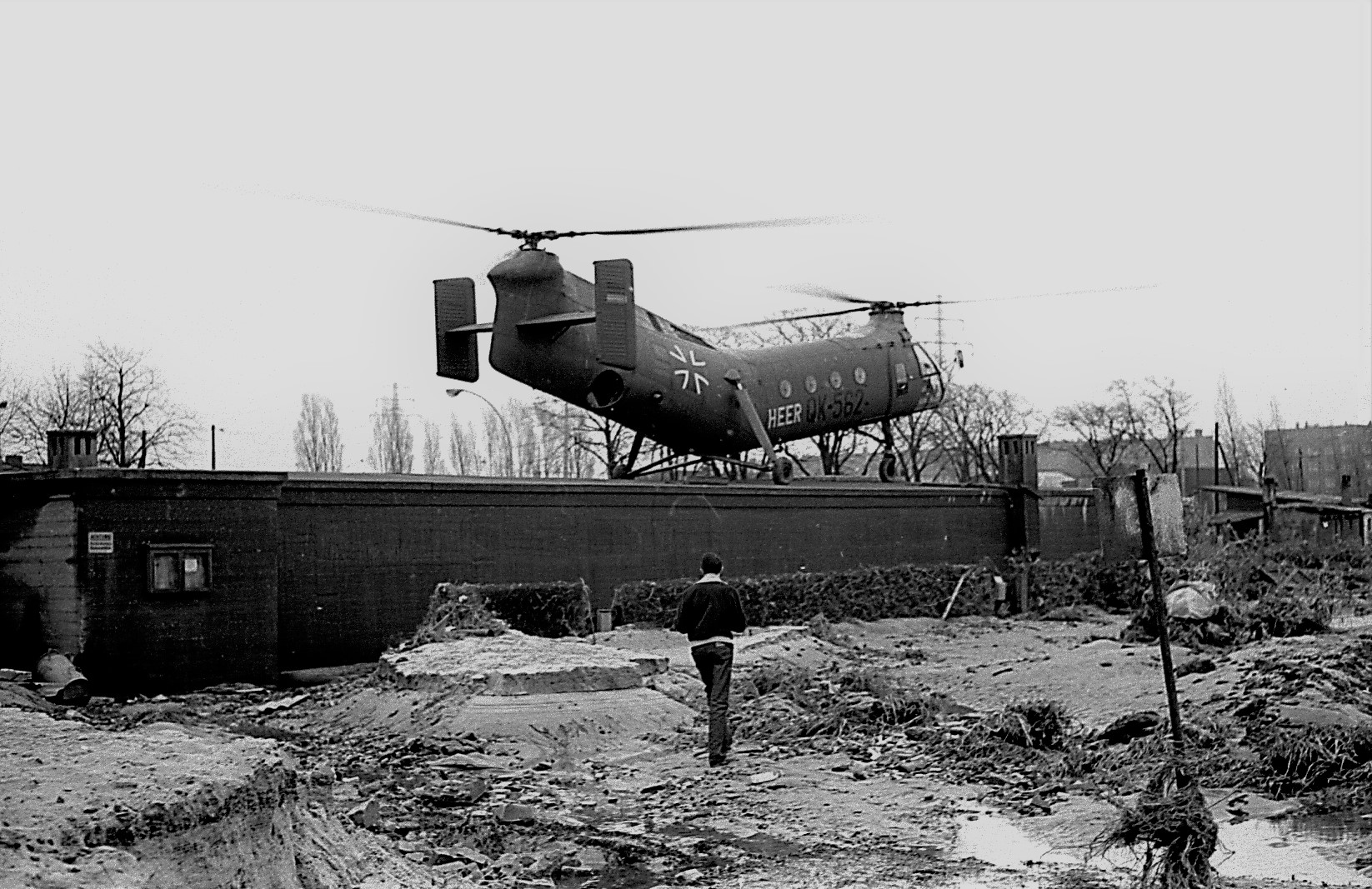 Flut 62 Hamburg Wilhelmsburg H 21C im Einsatz