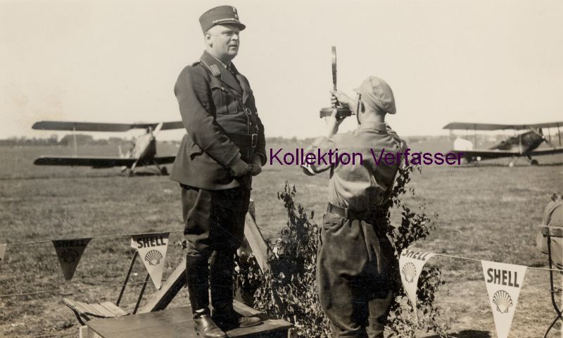 Abb 062 d Flugplatz 1933 Röver Ansprache